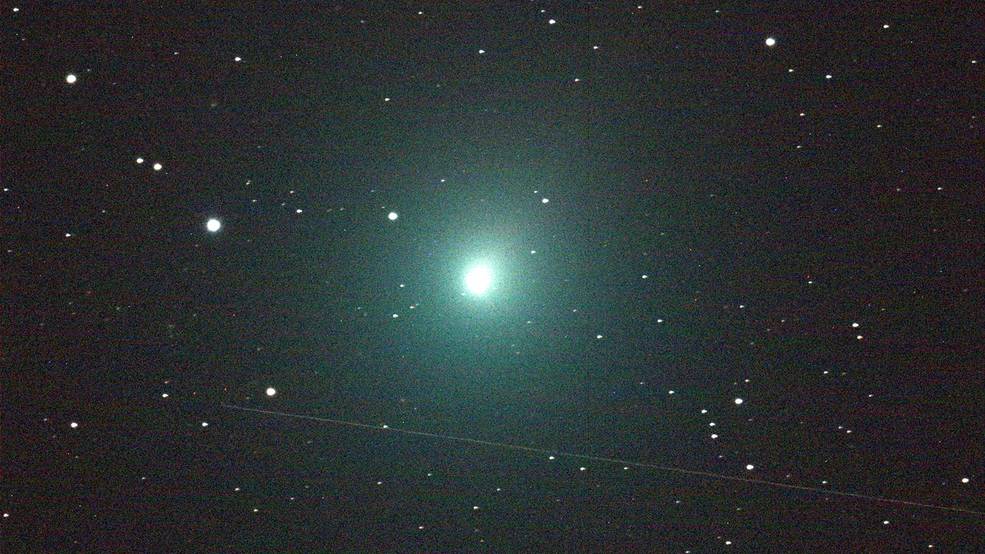 CassiniSaturn's tweet photo. Hey sky watchers, it's a good time to try to catch a #comet. 46P/Wirtanen will make one of the 10 closest comet flybys in the past 70 years, and you may even be able to see it without a telescope. More about the comet: https://t.co/2oLmcRu0OQ
Viewing tips: https://t.co/0bsSfKi9O6 https://t.co/hLiuWcKyrr