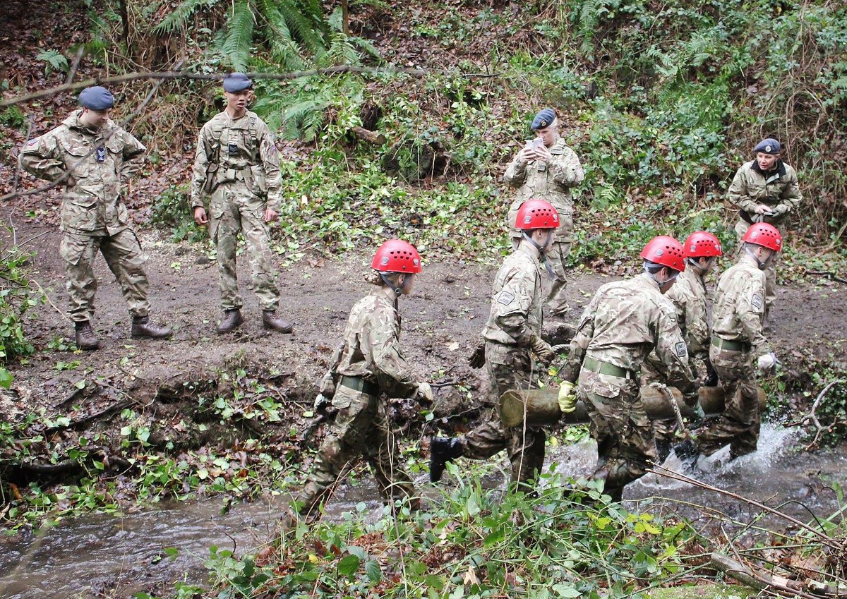 7OverseasATC's tweet photo. The cadet year was ended with the log run at St. Catherine’s Woods which is an inter flight competition. Great effort by all! Have a great Christmas and looking forward to opening the next year with the turkey buster! @ComdtAC @aircadets #whatwedo #logrun #competition https://t.co/HHOC5wDEpd