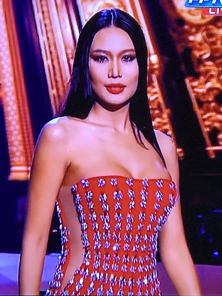 qheaxt's tweet photo. So beautiful #Thailand #MissUnivers https://t.co/IXnKkzPbLw