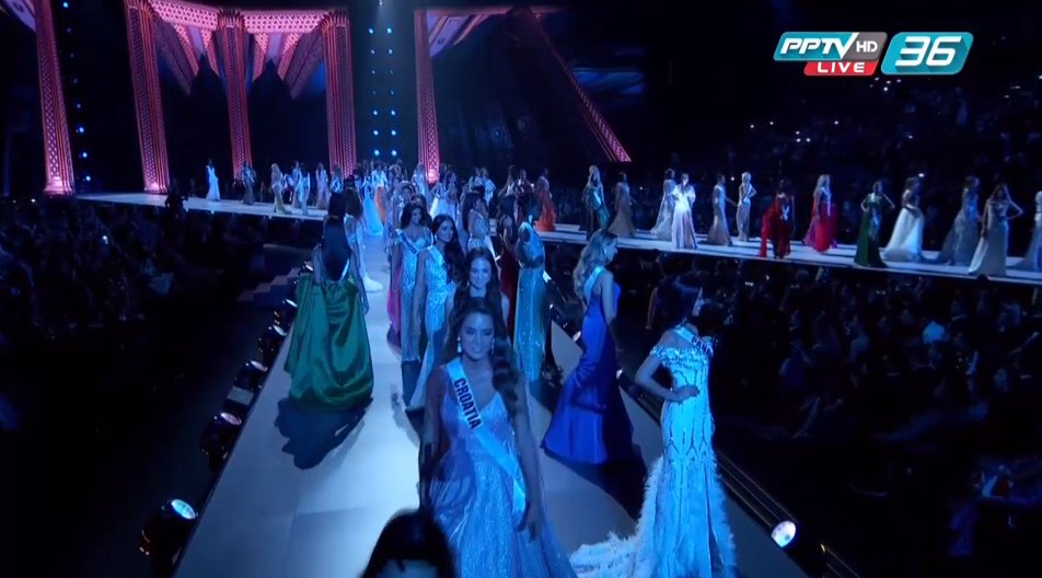 js100radio's tweet photo. สาวงามในรอบ 10 คนสุดท้าย อวดโฉมในชุดราตรี

#MissUniverse #MissUniverseThailand #MissUniverse2018 https://t.co/TufbNQfBUZ