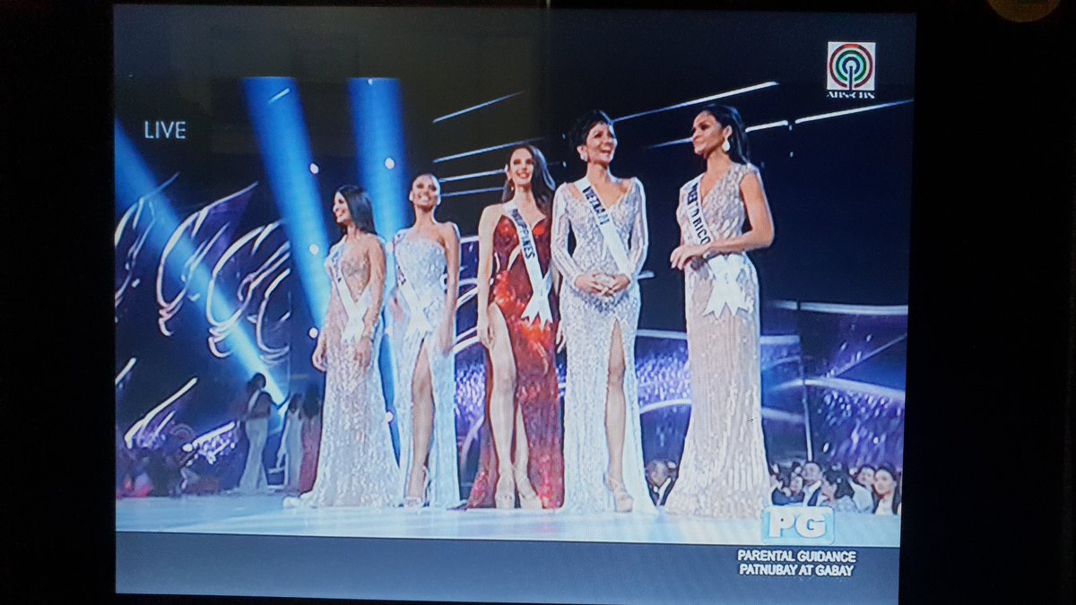 iamsuperbianca's tweet photo. OUR GIRL A STANDOUT IN RED!!!!!!! https://t.co/vkl85ffe3d