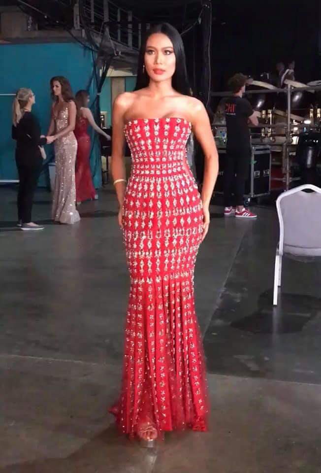 NooknikYaoi's tweet photo. "จะถูกจะแพงเอาแดงไว้ก่อน" เผ็ชชช #MissUniverse⁠ ⁠ #Thailand #MissUnivers2018 https://t.co/d9zKSfXF2S
