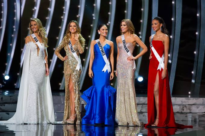 jyvbool's tweet photo. IS THIS A SIGN?!?!?!!? PAREHAS NASA GITNA!!!!! 💗✨ #MissUniverse #MissPhilippinesBringBackTheCrown https://t.co/0i71rSVdCI