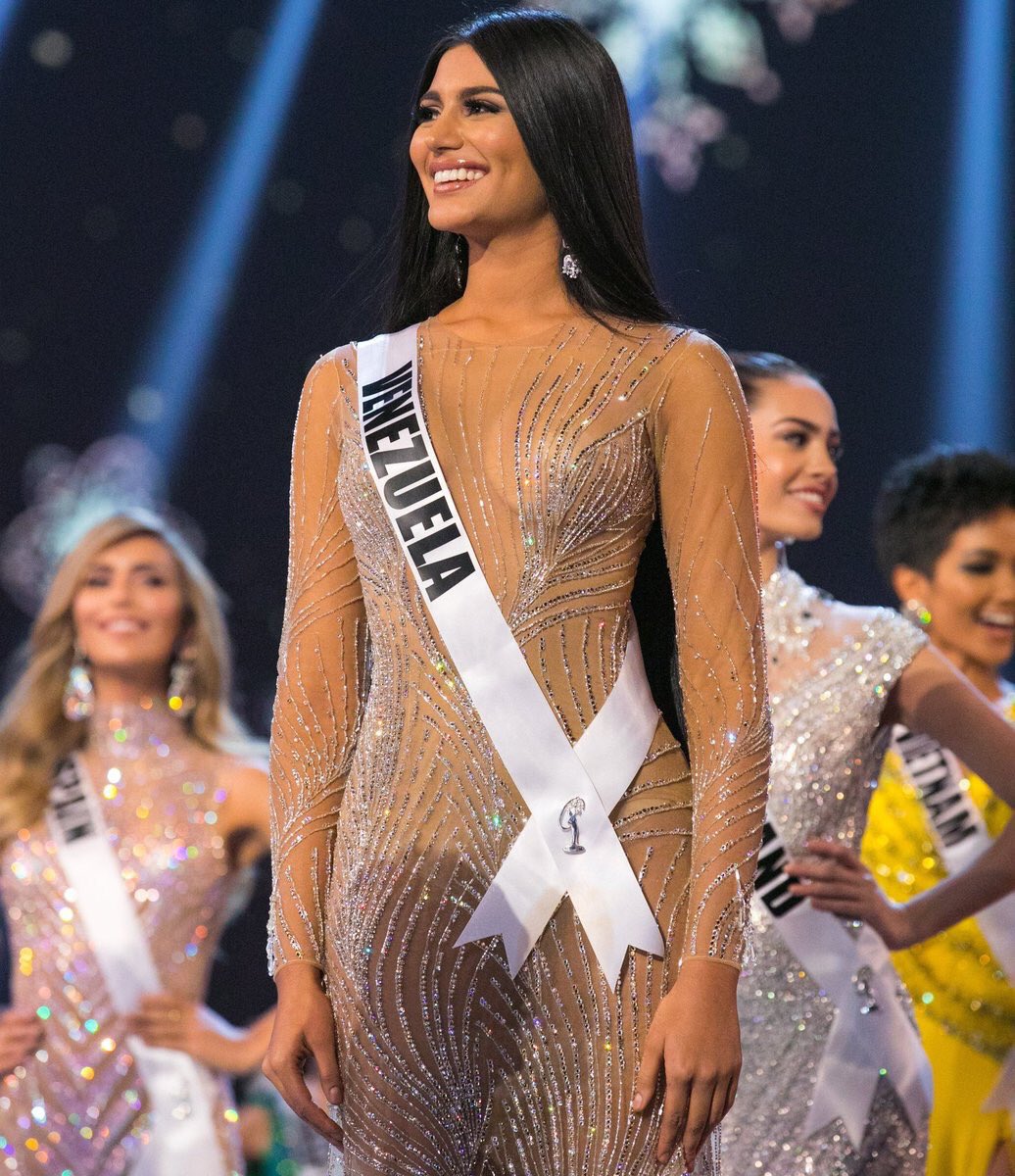 soyalbertogos's tweet photo. #MissUniverse Respuesta impecable, oratoria magnífica ya eres ganadora pase lo que pase https://t.co/oRDlDEO7xP