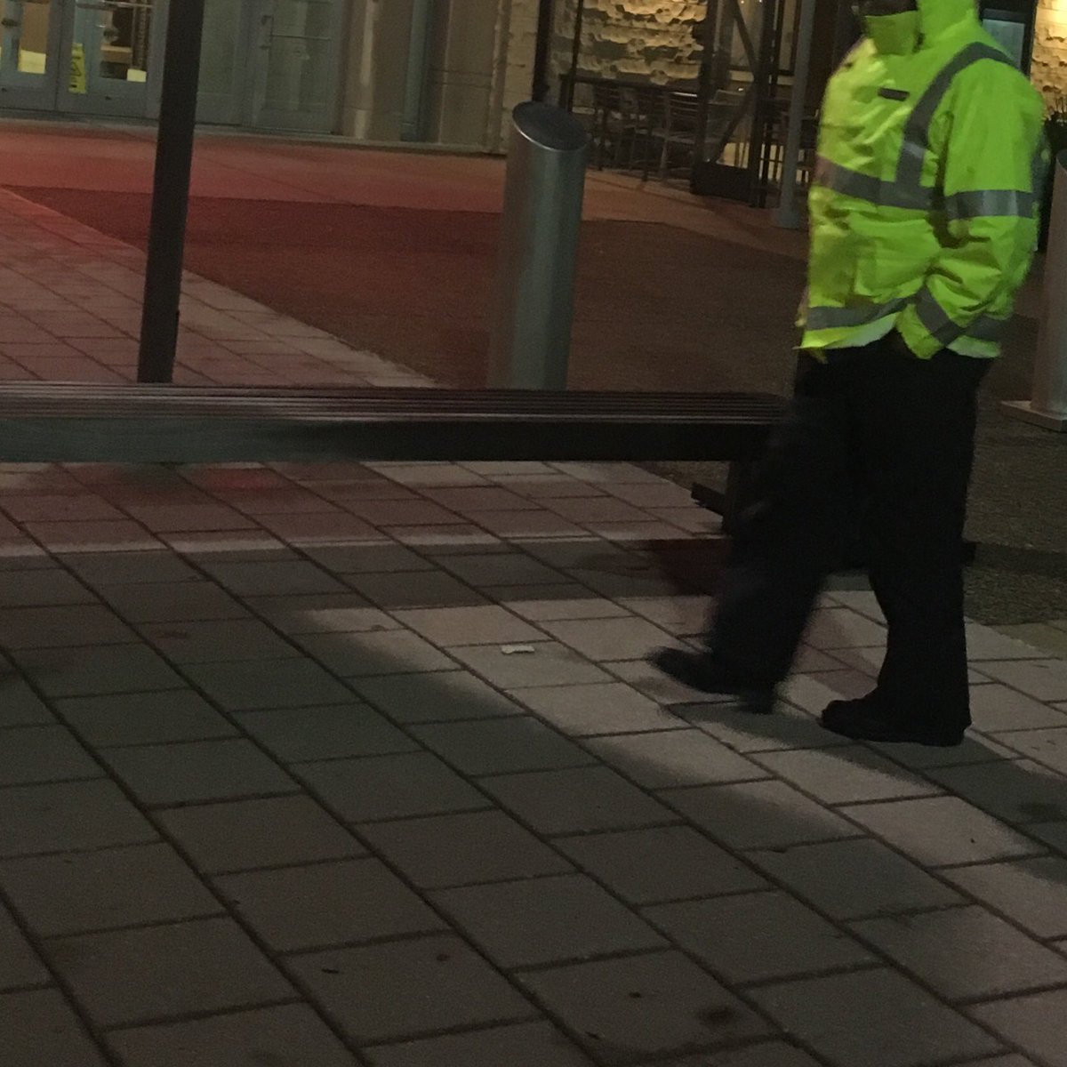 JussstReilly's tweet photo. A young neighbor from a red car carried a long stick in her hand as I the emptied trash. Then at the mall: #colorharassment, #gangstalking lurkers, #DEW attacks by passersby and mall security making their presence known at least 2x. Continued ... #Targetedindividual #COINTELPRO2 https://t.co/P590jAvqqv
