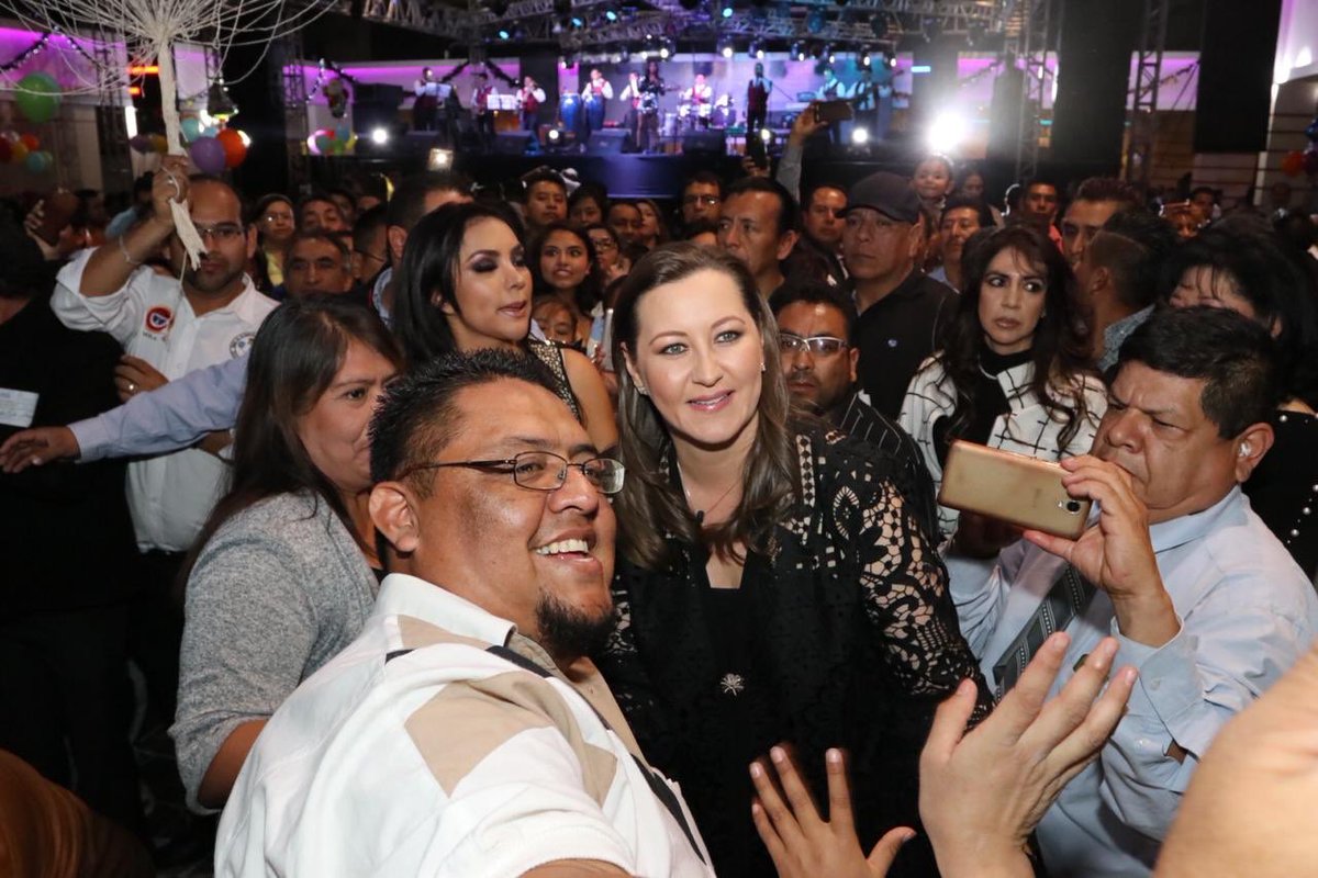 MarthaErikaA's tweet photo. Me reuní con el @CTEP_PUEBLA, valoro su respaldo y confianza. Tengan  la seguridad que trabajaré de la mano de los transportistas poblanos, me queda claro que su labor es fundamental para el desarrollo de nuestro Estado. Gracias @ErikaDiazFlo por la invitación. https://t.co/2tqoDyGOXd