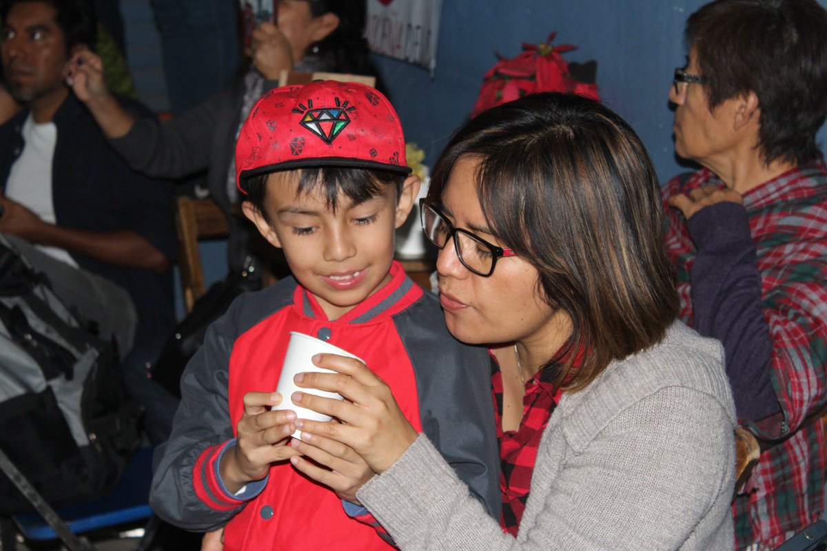 EfrainAragon_'s tweet photo. Clase, muestra y degustación de la Escuela Oaxaqueña del Café a cargo de Kathryn Helen Sable, quien mostró la técnica de preparado expreso. https://t.co/VuAHOD7i9E