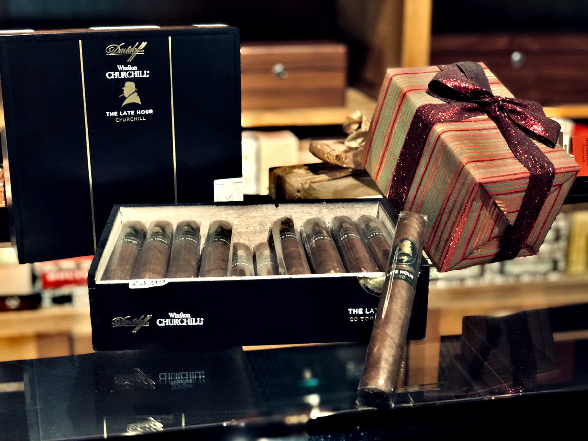 Still looking for a perfect gift at this late hour? @DavidoffGeneva has the answer!