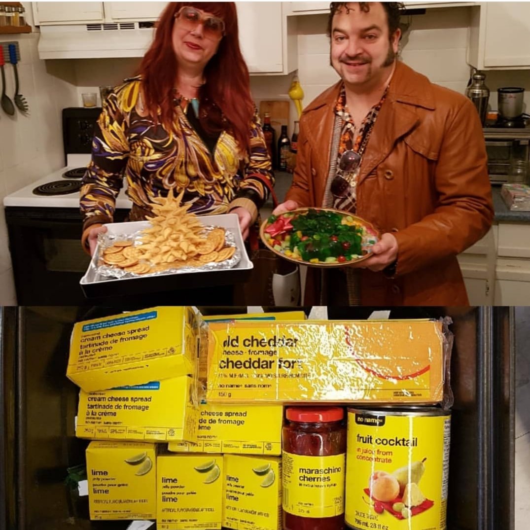 T_Balazo's tweet image. @nofrillsCA Tried to make a Christmas wreath. Didn&apos;t work. Cheese ball did though. #NoFrillsHaulidayContest