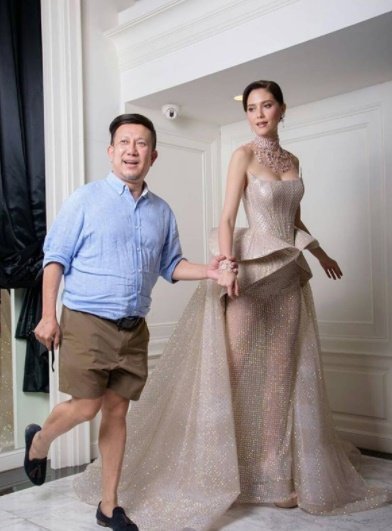 favthings_ss's tweet photo. พี่หมูขอเถอะะะะะ หยุดเถอะ ไม่ไหวอย่าฝืน ชุดพังไม่รู้จะบอกไงแล้วอ้ะ ฟังบ้าง 4 ปีมานี้ชุดใครสวยบ้างอ้ะ เอาจริง แล้วไทยจะมีโอกาศเดินชุดราตรี Top 10 อีกไหม ปีหน้าขอน้ะ แพร วาทา โจ้ เซอเฟส โพเอ้ม จิ้มเอาเลยย #MissUniverse2018 #MissUniverse https://t.co/seAN0EYd10