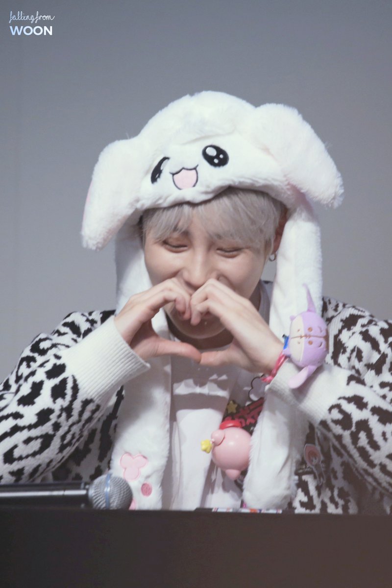 fallingfromWOON's tweet photo. [181216] POD Fansign 
I love you with all my heart ☁️❤️

[HQ]
https://t.co/KFPkcQw8xf
https://t.co/02X8iQpnY8
https://t.co/rEXn9nWKV5
https://t.co/iVS3DQI8gk

#HASUNGWOON #SUNGWOON #하성운 #성운  #ハソンウン #河成云 #워너원 #WANNAONE https://t.co/CPf0Y2O8tK