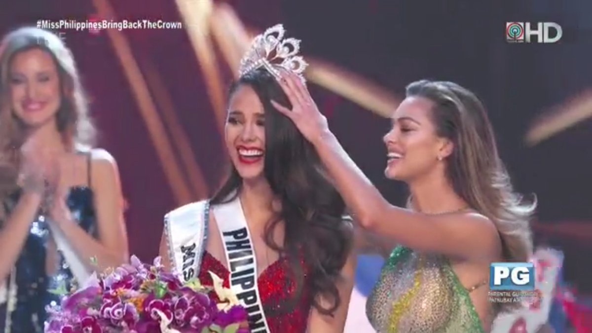 softkimnie's tweet photo. CONGRATULATIONS CATRIONA GRAY!! 👏 DAMN YOU REALLY MADE US PROUD. 😭😭 MABUHAY KA!! YOU BROUGHT THE CROWN BACK! YASSSS 👑

#MissUniverse 
#MissPhilippines https://t.co/hmwPOAEG11
