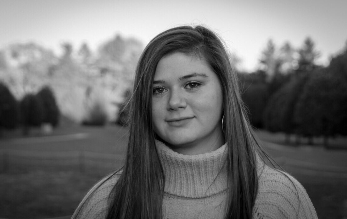 emilyeppert_'s tweet image. This senior sunday has me super stressed, serious and sleepy #finalssuck #whensgraduation