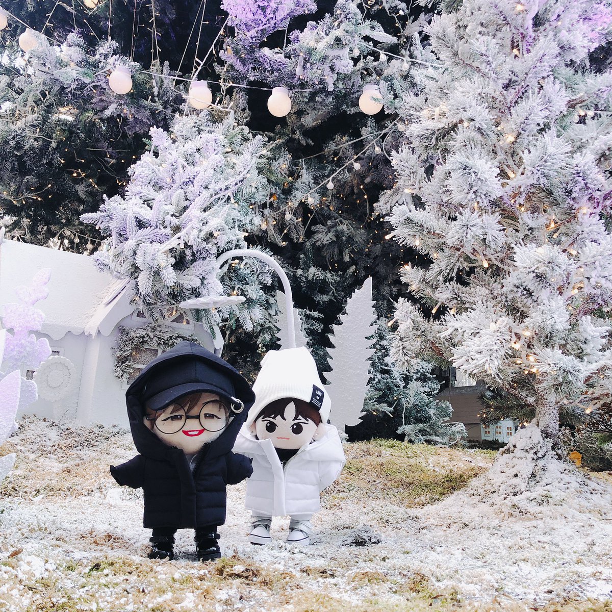 stan11ding's tweet photo. [EVENT] 아이돌옷장 리트윗 + 팔로우 이벤트 (12월 넷째주)

해당 트위터를 팔로우 및 리트윗해주시면 일주일마다 한명씩 추첨을 통해 아이돌옷장의 상품을 드립니다!
매주 바뀌는 상품~ 놓치지말고 도전해보시길
(づ￣ ³￣)づ

*상품은 랜덤 발송이며 당첨자는 매주 월요일에 발표됩니다 https://t.co/Lkc7QODM3U
