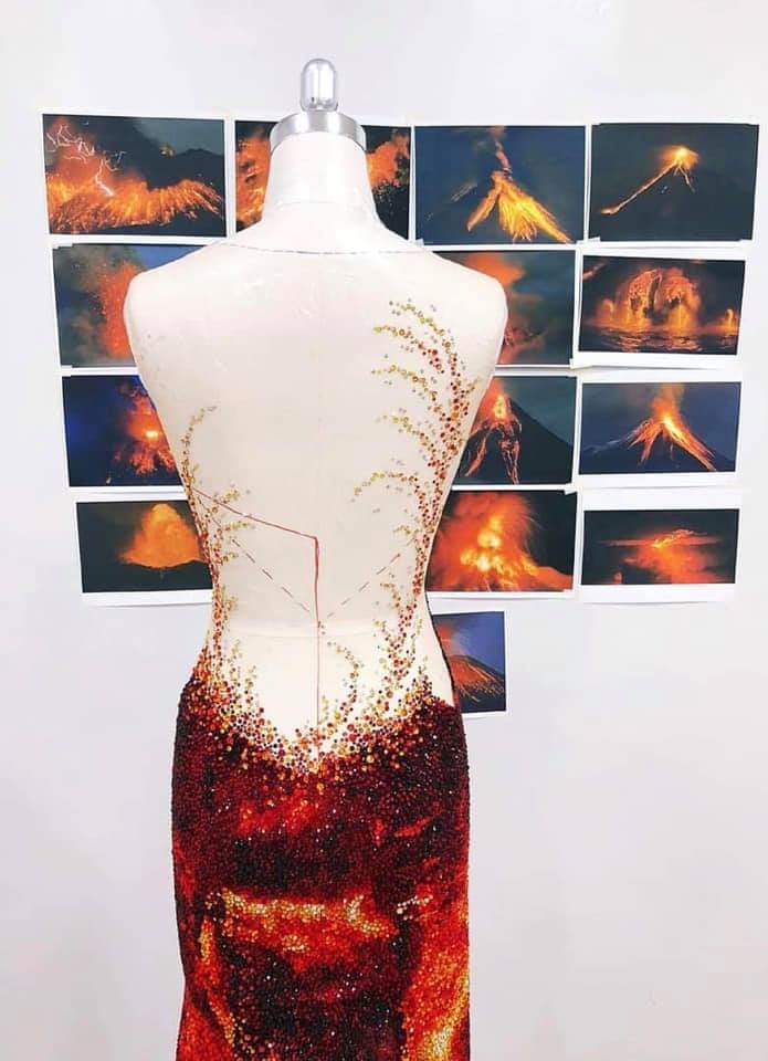 stephenracaza's tweet photo. Miss Universe Philippines Catriona Gray evening gown inspired by Albay’s iconic Mayon Volcano designed by Mak Tumang. #MissUniverse https://t.co/WnkfWuaVY3