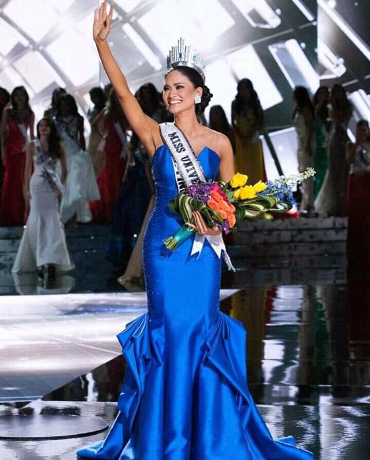 btsarmysph's tweet photo. When Pia said Catriona would surely bring back the crown, she was definitely right. Filipinos never disappoint! Congrats Philippines! 🇵🇭

#MissUniverse https://t.co/A65EdkYmSQ