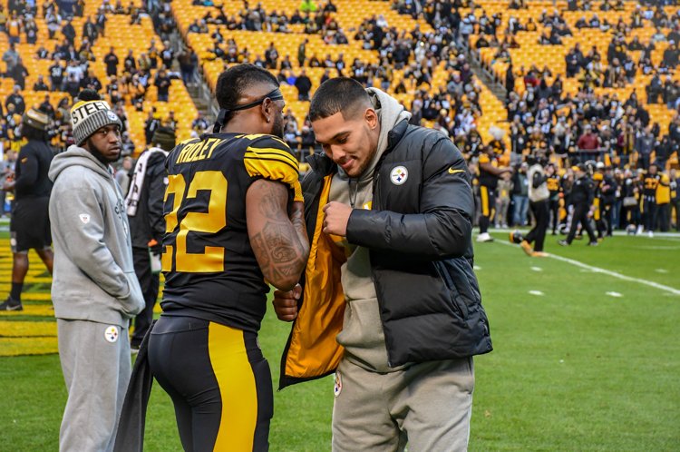 Black & Gold Today tweet media