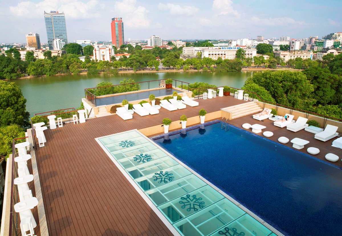apricothotel's tweet photo. Our legendary Rooptop with swimming pool and One36 Bar  
━━━━━━
Apricot Hotel
🏨 136 Hang Trong Str., Hoan Kiem, Hanoi
📞 +84 24 3828 9595
✨ https://t.co/Es4H64o5OI
📮 info@apricothotels.com https://t.co/RjSOtqbfMX