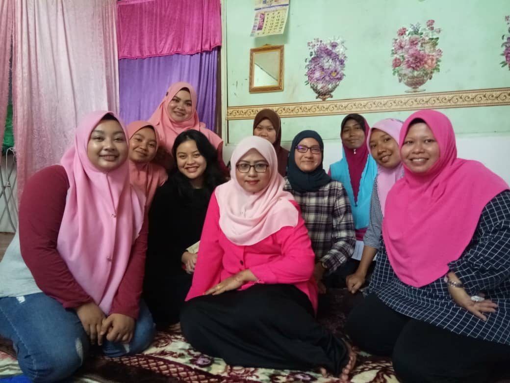 PKuale's tweet photo. PROGRAM SEMBANG SANTAI PUTERI PEDULI
--------------------------------------------------------
Tarikh : 16 Disember 2018 
Ketua Puteri bersama AJK Bahagian Kuala Kangsar menghadiri Program Sembang Santai Puteri Umno Cawangan Talang Hilir dan beramah mesra dgn ahli puteri yang baru https://t.co/Jm4jSSH944