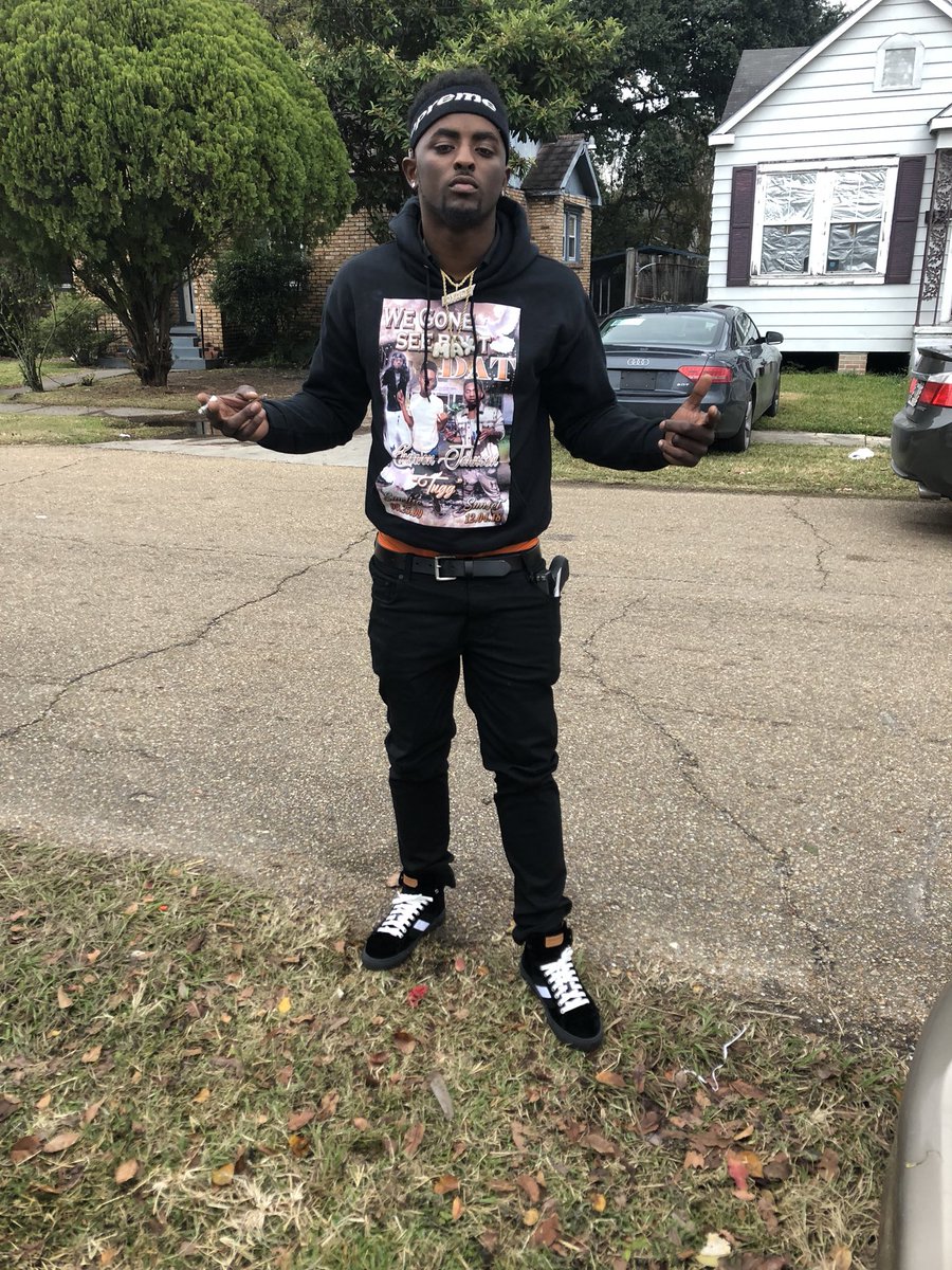 iGetsMoney_'s tweet photo. Our Cousin Gone &amp; It Hurt Shit Yea we love your forever tug 🕊 #LLlito #”WeGoneSeeBoutDat👹 Make All The Opps Bleed |They Gone Bleed In Whichever Way It Come In The Name Of Tugg ™️💱 We so hurt We Love you 😘 #BallyGame👟 https://t.co/30wWax96xg
