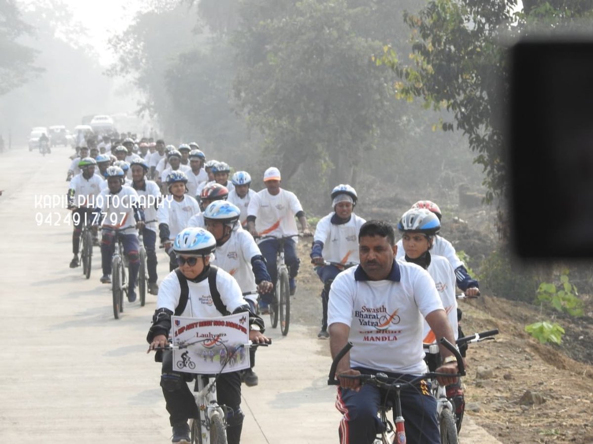vivekshrotriya's tweet photo. #SWYMP

Niwas (Mandla) cyclists heading to jabalpur https://t.co/YNSae8euNj