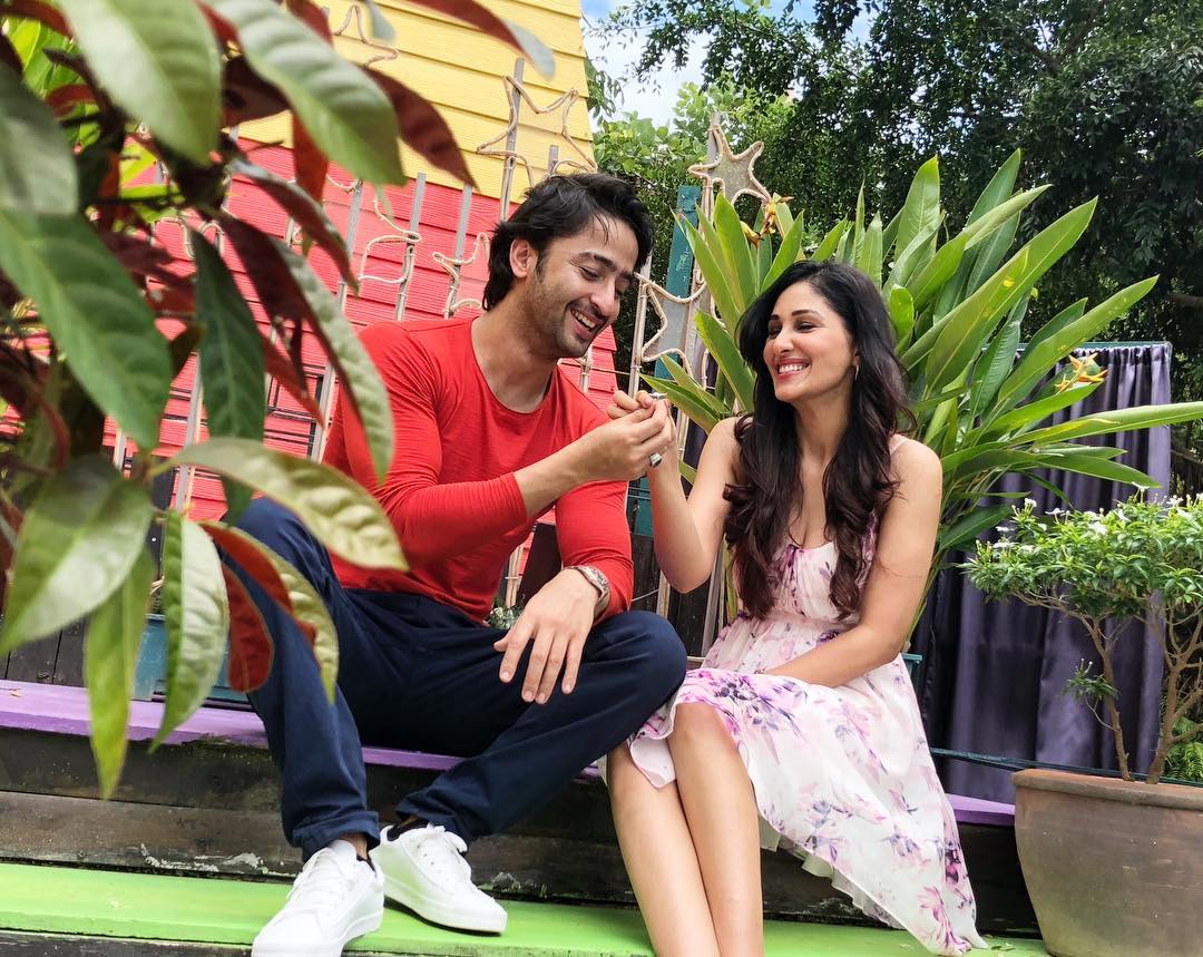 WATCH: Shaheer Sheikh's romantic music video Sau Fikr has left his fans wanting for more- pinkvilla.com/tv/news-gossip… #ShaheerSheikh #SauFikr <a href="/Shaheer_S/">Shaheer Sheikh</a>