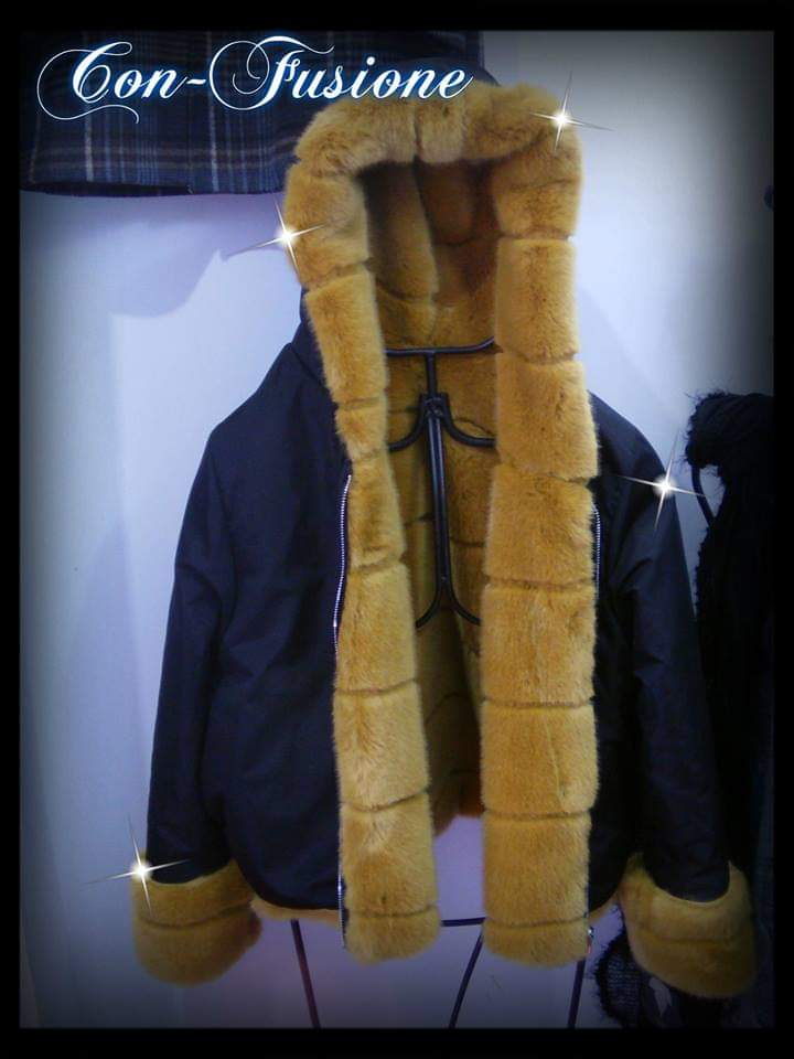 CFusione's tweet image. ULTIMA OCCASIONE! 
Cappotto giallo e nero con eco pelle e pelliccia. IMPERMEABILE DOBLE FACE. Taglia S/M a soli 190€!