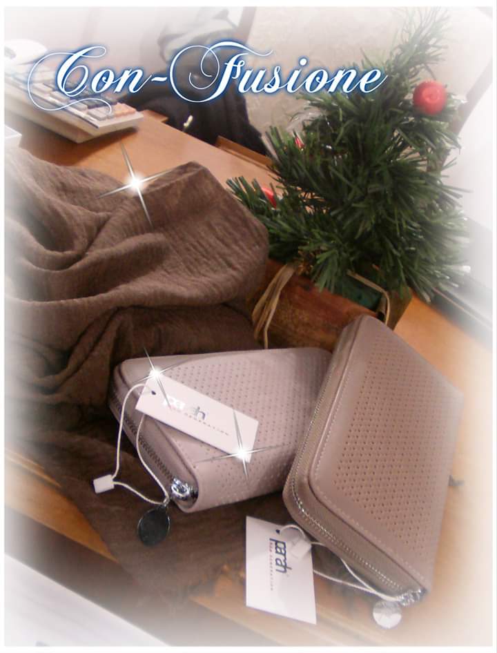 CFusione's tweet image. Vuoi fare un regalo per Natale? 
Spprofitta della nostra offerta Natalizia! 
Una bellissima Pasmina Pareo + Portafoglio a soli 50€ invece di 60€!