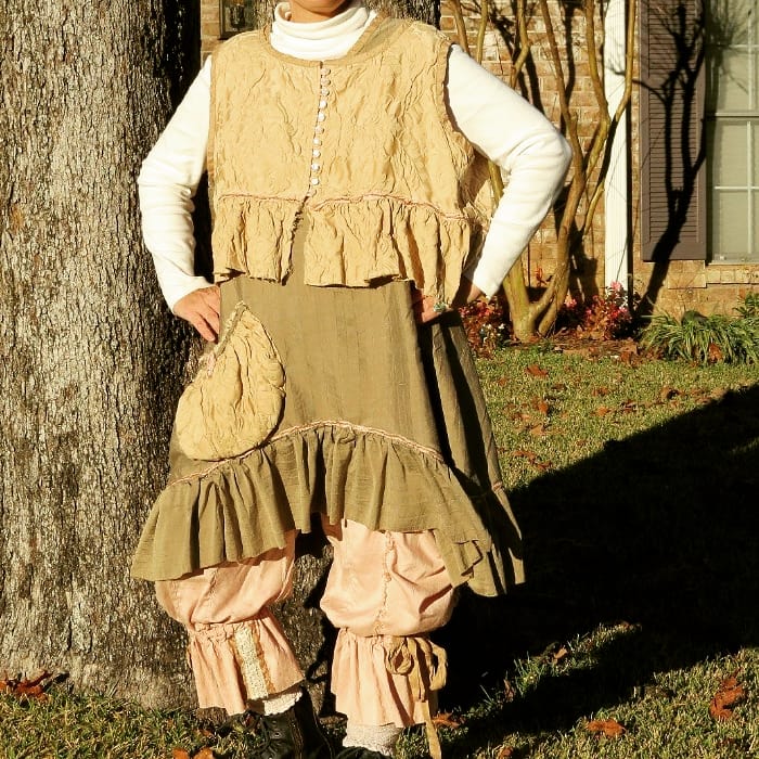 The Sachi bloomer pattern is note available as a pdf download! Use coupon code CHRISTMAS18 to save 30% opalannie71.etsy.com #etsy #sewing #slowfashion #bloomers #lagen #boho #shabbychicstyle #mori #prairie