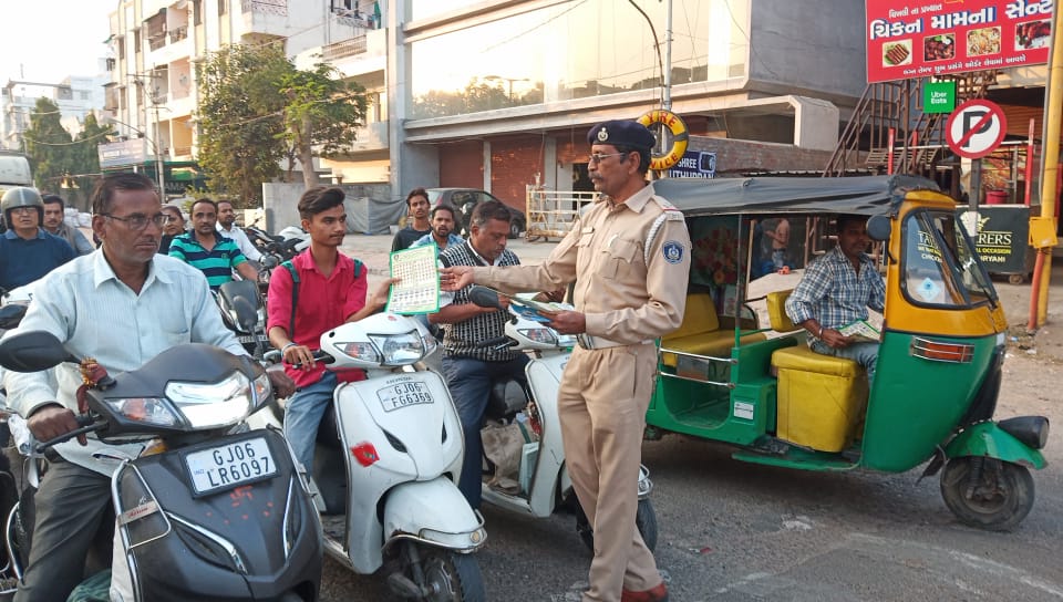 TrafficVadodara tweet picture