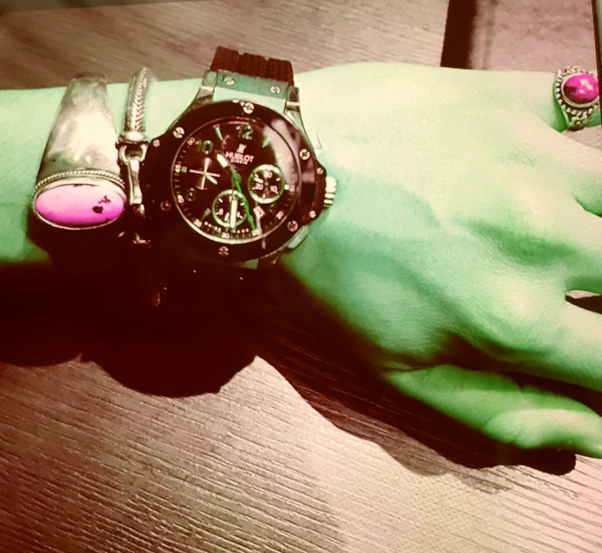 kiromu2's tweet photo. 最近出番減ってきたな。。
HUBLOTちゃん
ちょっとデザインが若いよねー

#FX #BTC #リップル #HUBLOT #勝ち組 #人生たーのし https://t.co/2iHASwvskM