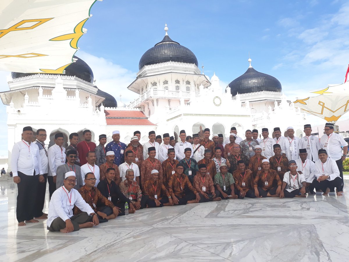 arinaldi0333's tweet photo. Penyerahan Sertipikat Tanah Wakaf AtrBPN Aceh  Oleh Presiden RI, H.Joko Widodo di Mesjid Raya Baiturrahman Aceh. #teribtanahwajaf #KerjaBerdampak  #kerjabersama #kerjaiklas 
@djalil_sofyan @atr_bpn @loso_judijanto @PP_KaptiAgraria @bahrun_ayi @saiful https://t.co/KsiBiYHpIH