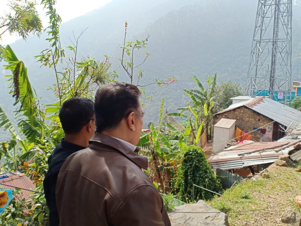 PROThiyagu's tweet photo. #MakkalNeedhiMaiam President @ikamalhaasan visiting Gaja Cyclone affected places in Kodaikanal today

#KamalHaasan #MNMForDelta #MNM #Nammavar #TnPolitics @diamondbabu4 @KamalfansUSA @KamalHaasanFans https://t.co/NMoyKtszCW
