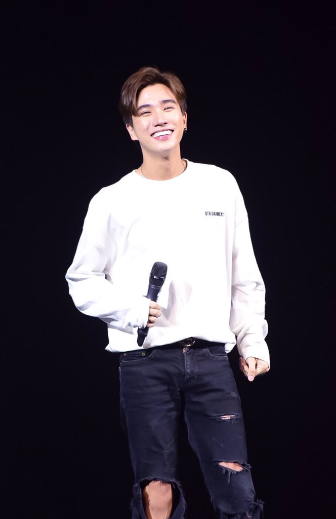 a87283227's tweet photo. 🌈ให้คุณเป็นเหมือนดวงอาทิตย์รอยยิ้มความสุขของฉัน 🔆😻😍😘💕
Let your sun smile be my happiness.😆#Perthppe
#PerthTanapon
#รอยยิ้มของชูครีม
#2018LOVEBYCHANCEFANMEETINGINBANKOK #PerthTanapon https://t.co/HPPEGn36bf