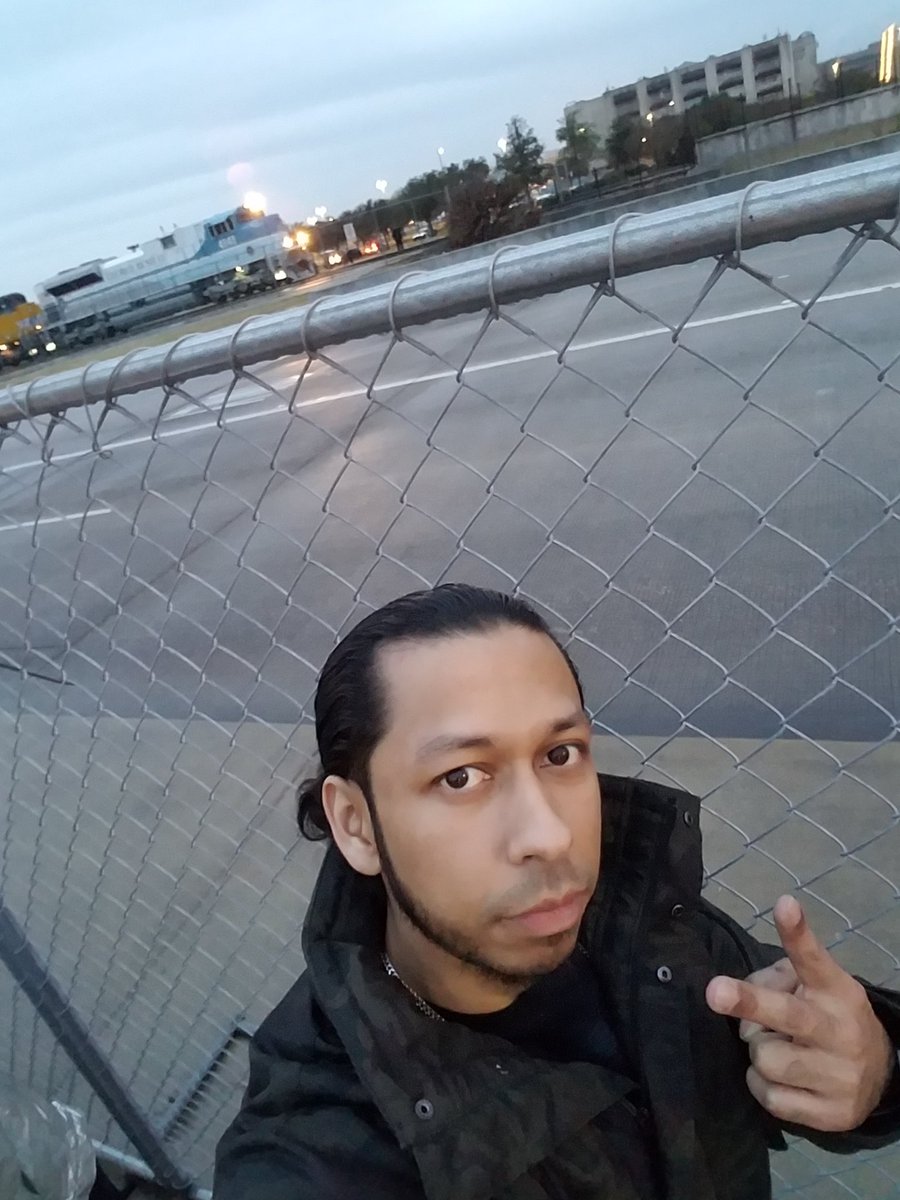 HerlanSurething's tweet image. ✌🏻 #ExpressYourRules #4ExpressPoints