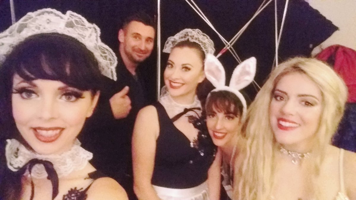 AmazoneCompagny's tweet photo. C était ce week end avec la compagnie Amazone...
- Que de Bonheur ;)
-
#compagnieamazone #cieamazone #showtime #showgirl #show #spectacle #animation #brazil  #pics #picoftheday #photography #photos #artist #focus #spirit #smile #bonheur #evento #eventi #cabaret https://t.co/cR8RTN4vB4