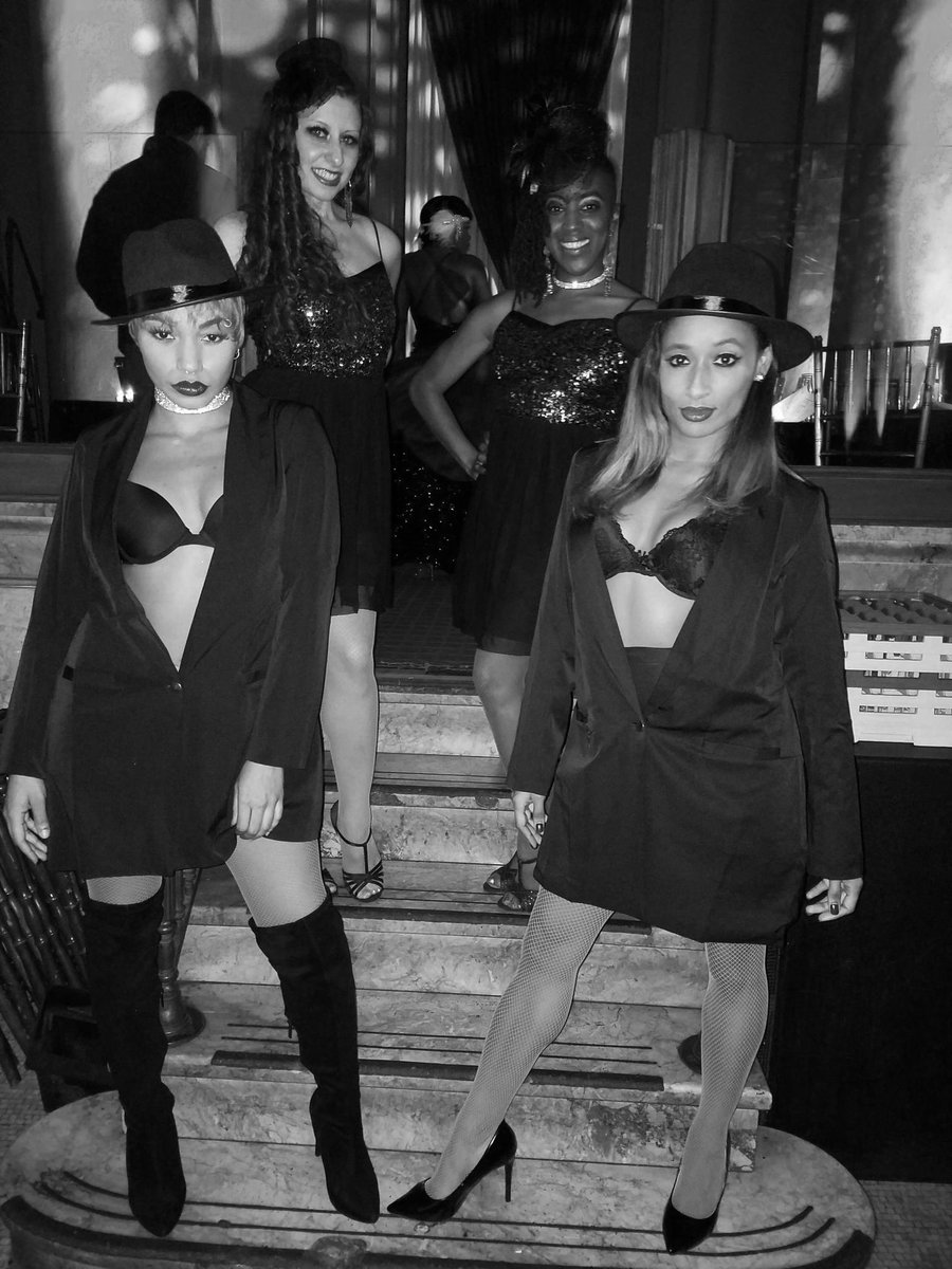 Mlle_Estelle's tweet photo. Slaying @CapitaleNY with these babes for @LectroRaiders 
🔥🔥🔥 https://t.co/f4rzdVZacW