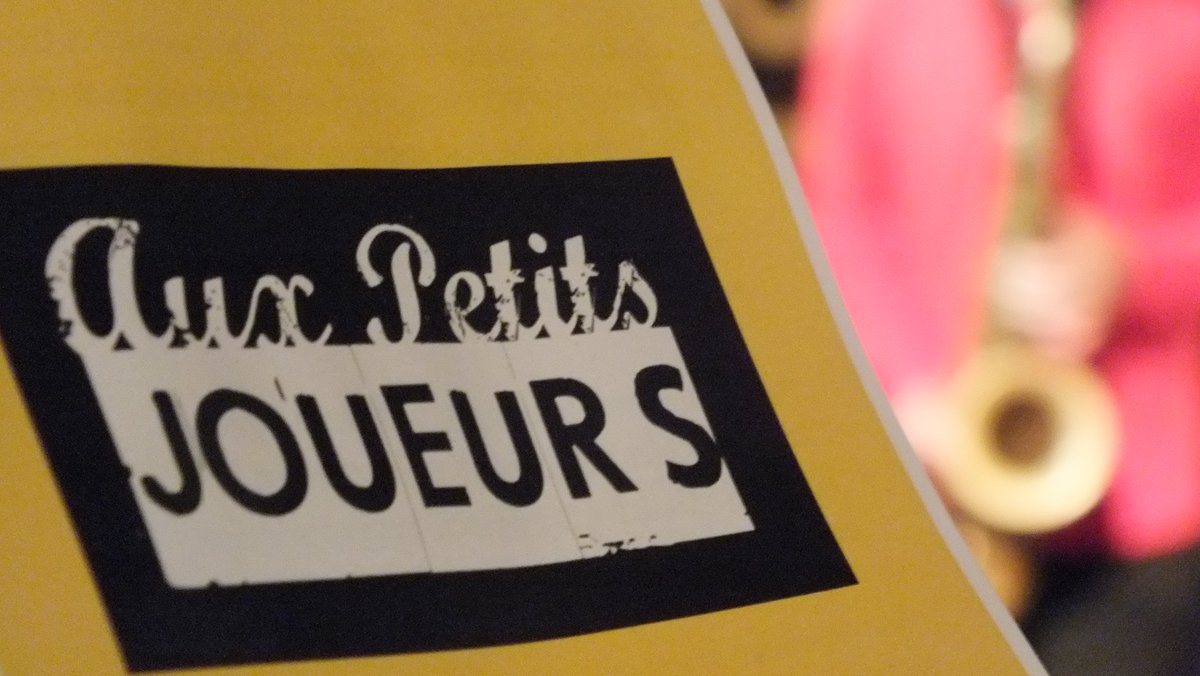 [Hommage] Cette semaine, nous parlerons beaucoup du Club "Aux Petits <a href="/joueurs/">aux petits joueurs</a>" #Paris qui ferme ce Samedi après 10 années de #Bonheur et de #Jazz
facebook.com/notes/culture-…