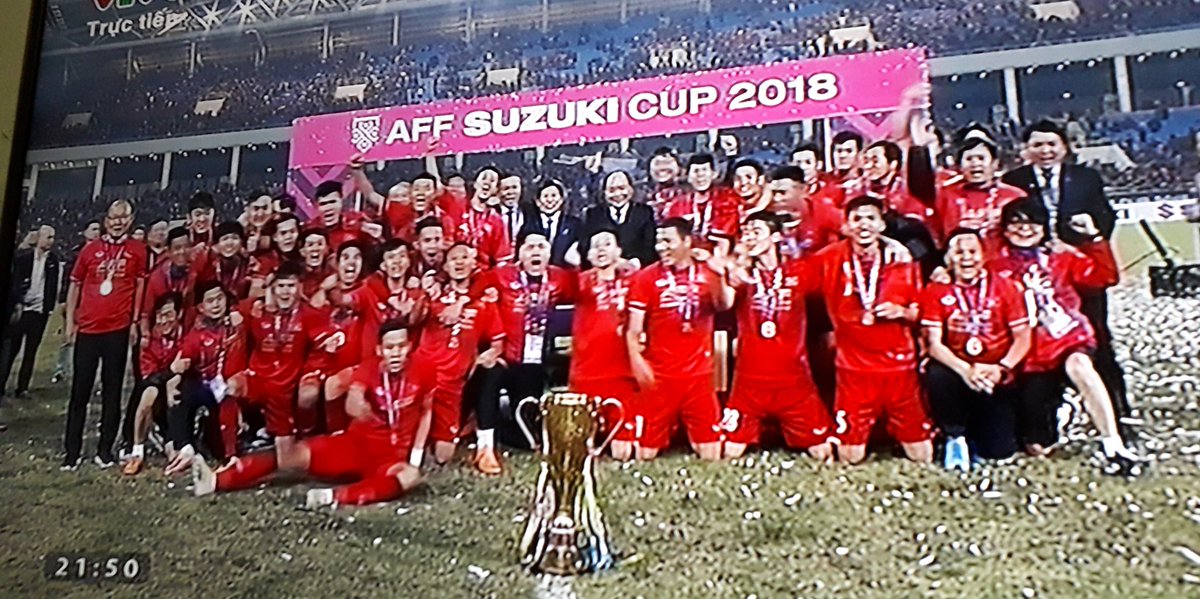 PT_Hang_sky's tweet photo. Đến hôm nay vẫn thấy vui và tự hào vì Việt Nam vô địch 🤗 https://t.co/aeBARw7mcg