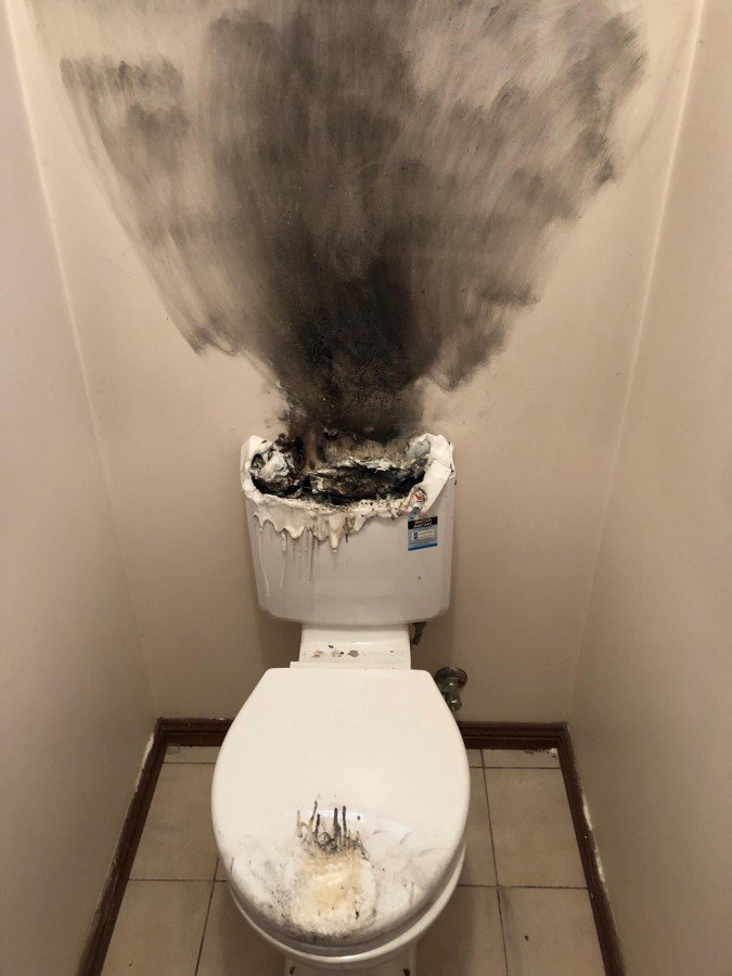DumlG_bWsAE_LX9.jpg