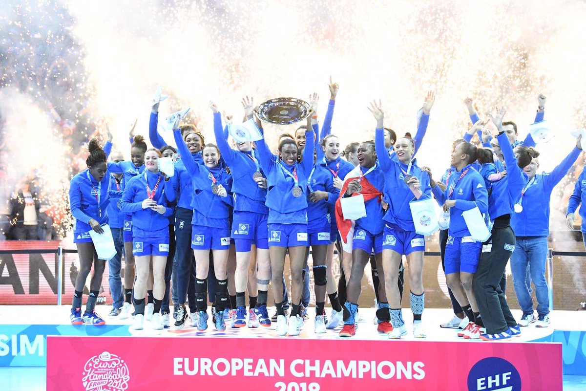 TF1Pro's tweet photo. #Audiences
Finale #EHFEuro2018 avec la France Championne d’Europe sur @TF1
📌5,4M de Tvsp - Pic à 8,1M
✅ 29% de PdA 4+
✅ 35% de PdA auprès des Ind25/49
✅ 38% de PdA auprès des Hom-50
✅ 32% de PdA auprès des FemRdA-50
Bravo @FRAHandball 👏👏👏 https://t.co/QrC2GoqxV1