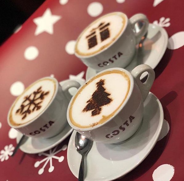 CostaCoffeeESP's tweet photo. Elecciones difíciles. ¿Cuál es tu favorito? 😍 #SabeANavidad
1. ❄
2. 🎁
3. 🎄
📷 @costacoffeeashenyards https://t.co/CYDLRudoW3
