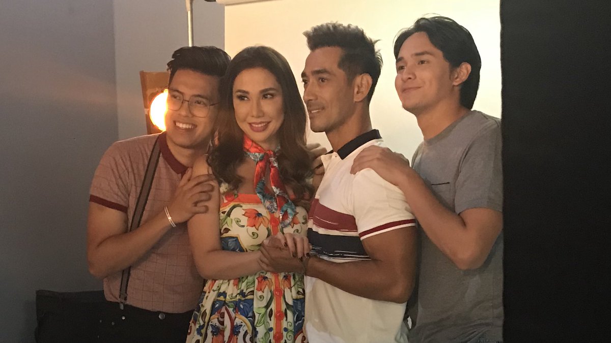 GMA_PA's tweet photo. Meet the family? ☺️ #TODAOneILovePhotoShoot https://t.co/ZOP1ODEpvv