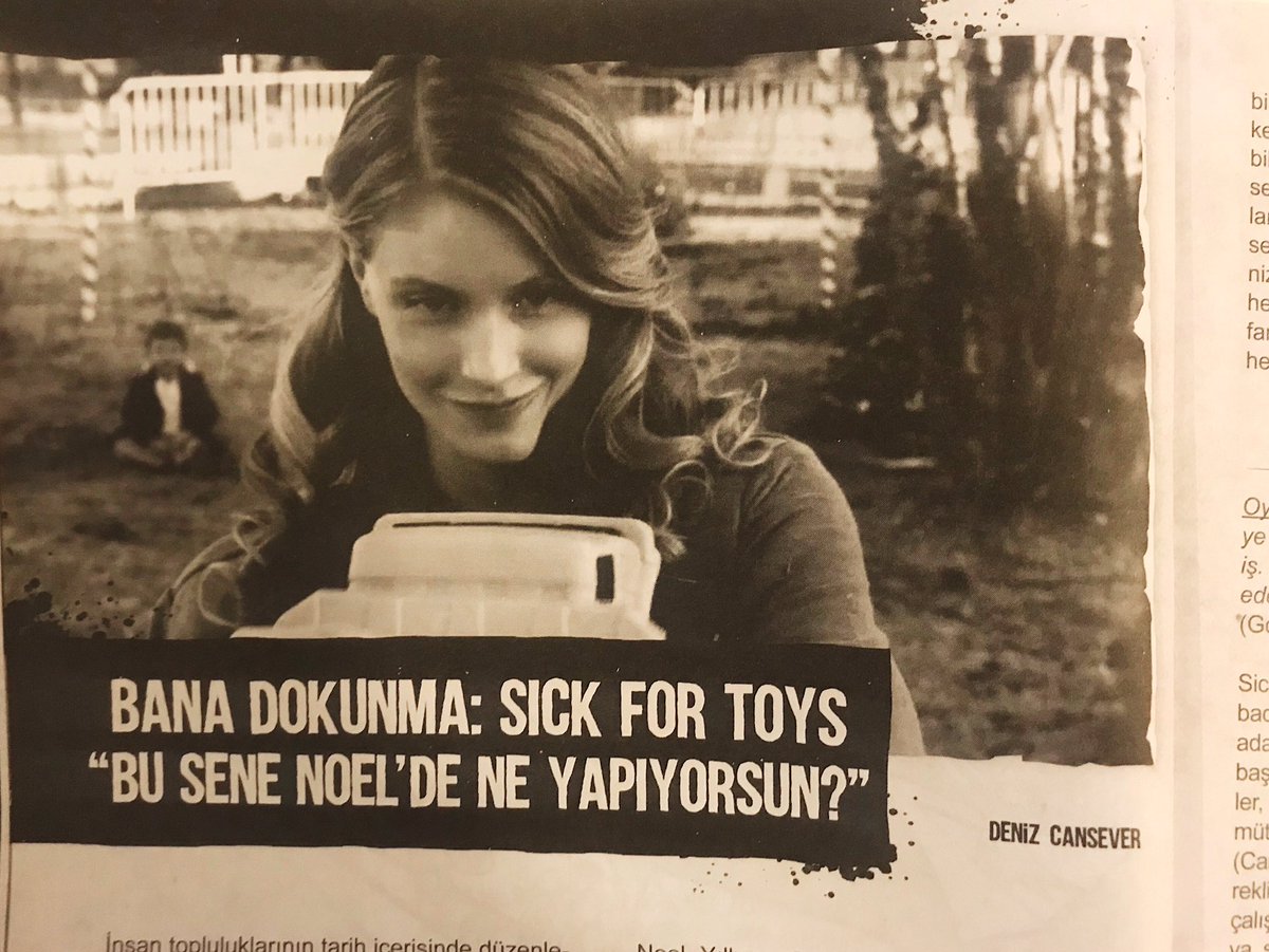 alacakaranlikd's tweet image. Alacakaranlık’ın 21. sayısında Deniz Cansever, bu senenin Noel korku filmlerinden Sick For Toys’u ele alıyor. #alacakaranlikdergi #christmas #christmashorror #sickfortoys #horror #magazine #dergi #noel