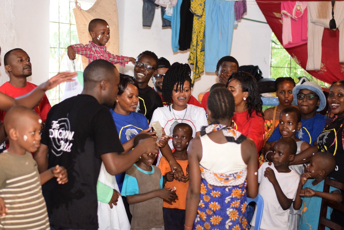 THETOMORROWCHI1's tweet photo. Let's make the dream of a child come true
#supportachild #stompoutloud
#sharethehappiness
#createasurroundingfitforthetomorrowchild
#BLF
#Loadedup
#Tomorrowchild
#StompOutLoud #TheTomorrowChild #LoadedupToTheWorld #BetterLivingFoundation #FutureHomeMiritini.
#KOTLoyals https://t.co/lsEoY2mjL6