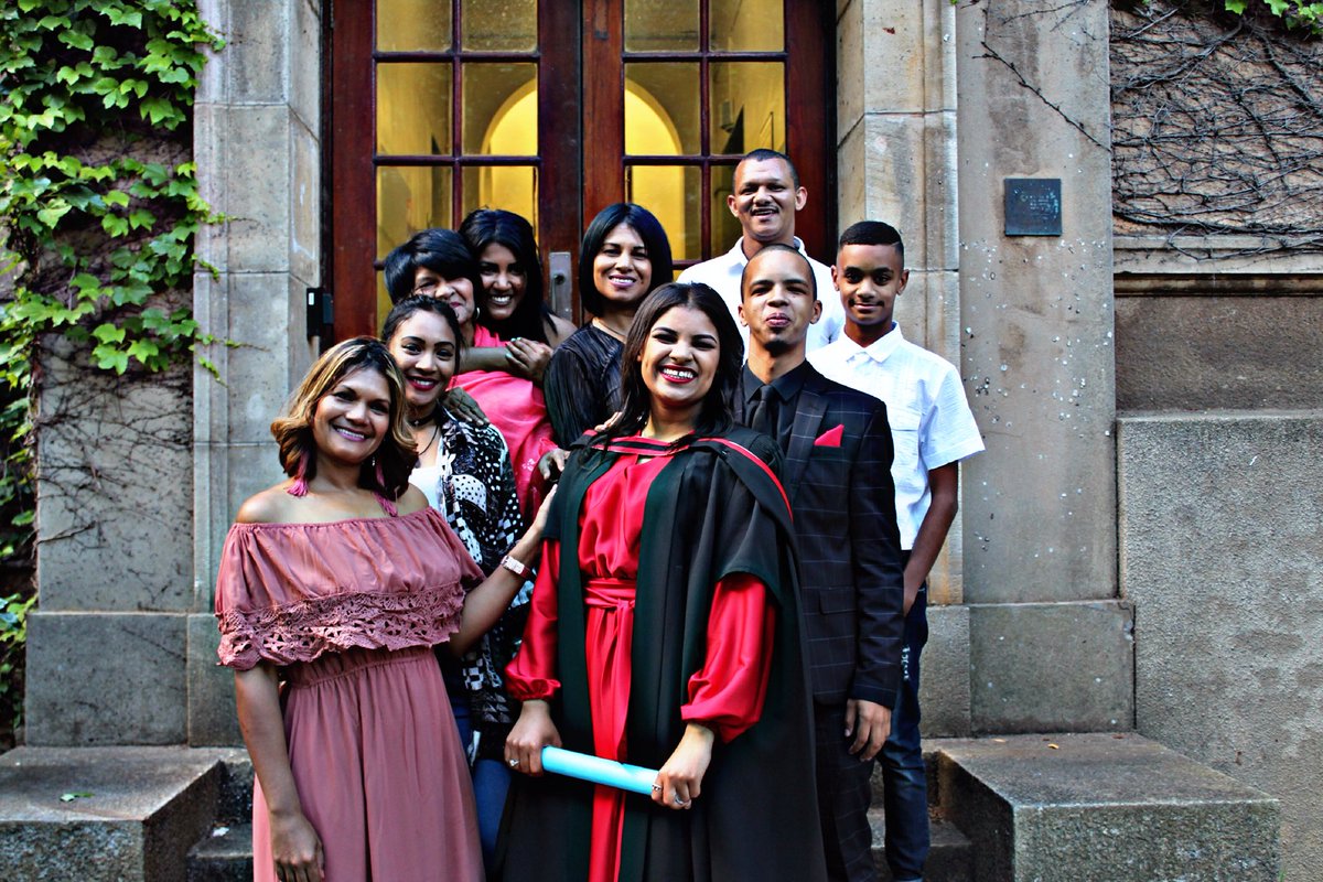 VernacNews's tweet photo. GALLERY: UCT Graduation, 14 Dec (4/4) #UCTGrad2018 https://t.co/HhLmUEFaAB