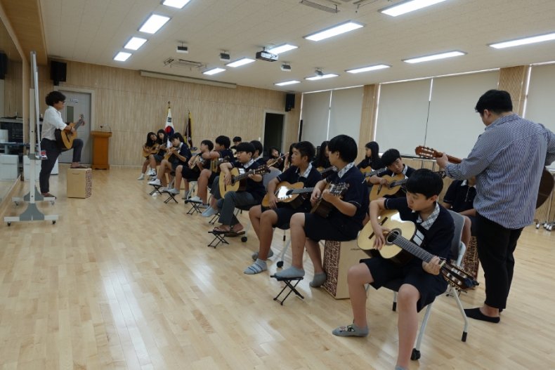 Qjt9bLr5CjXTtlI's tweet image. 가창중, 2018 학교예술교육 공모전 예술교육과정 운영부문 최우수상 #가창중 #2018 #학교예술교육 #공모전 #예술교육과정 #운영부문 #최우수상 #한국안전예방협회 #사회안전신문 #학교폭력예방신문 #이동훈기자 #학교폭력예방운동본부  -&amp;gt; 자세히보기safety24.kr/news/12637