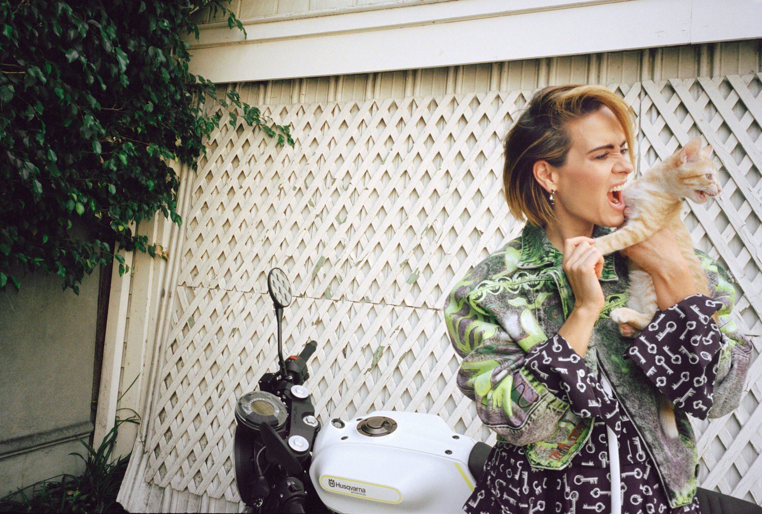 Happy birthday to this legend, Sarah Paulson. I don t know a better person. 