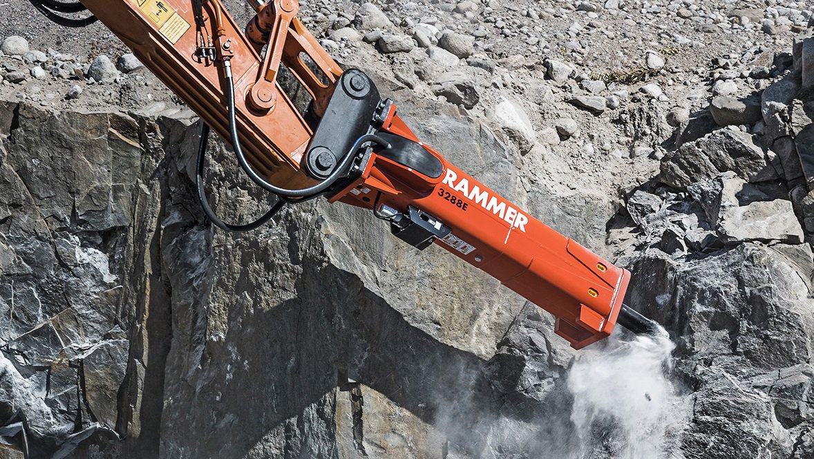 MiningMagazine's tweet photo. #Rammer, a brand under the @SandvikGroup, has updated and upgraded its #ExcellenceLine of #hydraulic #hammers with new features and #remotemonitoring capability https://t.co/E5LBMNlrSQ #mining #attachments #rockbreaker @Sandvik_Mining https://t.co/qkj4Er5TtP