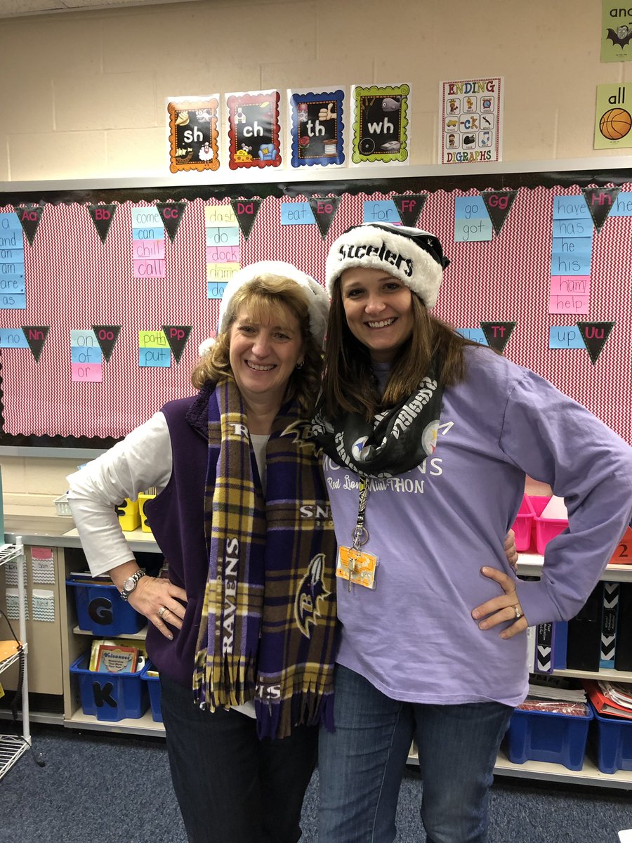 hake3rd's tweet photo. Kickoff to Spirit Week with Holiday Hats and of course a little NFL rivalry! @NHWelemschool https://t.co/YyOlXhIeUf